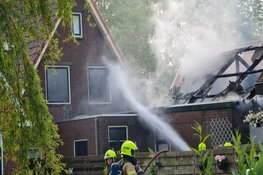 Flinke brand legt schuur in de as in De Weere