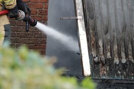Flinke brand legt schuur in de as in De Weere