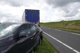 Aanrijding tussen &#39;vrachtwagen&#39; en auto