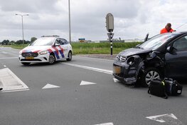 Twee auto&#39;s botsen op N505 in Enkhuizen