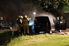 Auto door brand verwoest in Zwaag