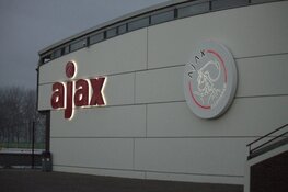 Hollandia na rust naar gelijkspel bij koploper Ajax