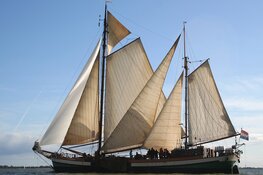 De Lutgerdina vaart de Enkhuizer Klipperrace met inclusief zeilteam