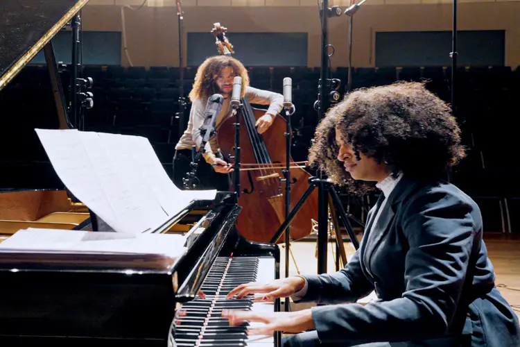 James Oesi en Djuwa Mroivili (her)spelen klassiek werk in Theaterkerk Hemels