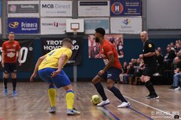 Hovocubo zeker van kampioensgroep na nipte winst in derby op HV/Veerhuys