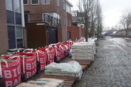 Hoog water zorgt voor "sinkholes"