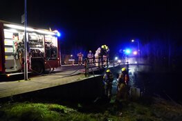 Bootje in brand in Enkhuizen