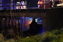 Bootje in brand in Enkhuizen