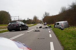 Twee gewonden bij frontale botsing in Hoorn