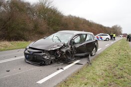 Twee gewonden bij frontale botsing in Hoorn