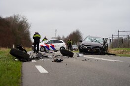 Twee gewonden bij frontale botsing in Hoorn