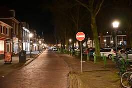 Flinke vechtpartij tussen jongeren op Veemarkt, politie aanwezig bij ziekenhuis in Hoorn,