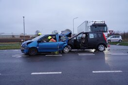 Aanrijding met drie voertuigen in Andijk