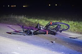 Ongeval tussen motorrijder en fietsers, twee gewonden