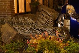 Auto in voortuin bij ongeluk in Wervershoof