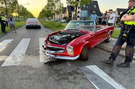 Oldtimer uit 1967 betrokken bij ongeluk in Zwaag
