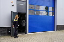 Controle door politie op bedrijfspanden in Zwaagdijk