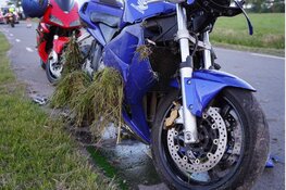 Botsing tussen motorrijder en bestelbus in Wijdenes