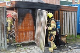 Schutting vat vlam in Enkhuizen