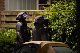 Arrestatieteam in actie na mogelijk schietincident, drie aanhoudingen