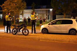 Botsing tussen auto en fatbike in Zwaag, één gewonde