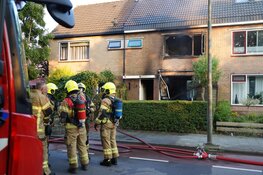 Rijtjeswoning in Wervershoof volledig uitgebrand