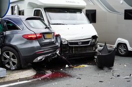 Camper en caravan komen met elkaar in botsing