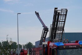 Brand bij accubedrijf in Zwaag zorgt voor veel rook en stank