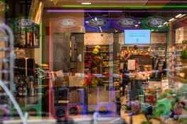 Brandmelding bij supermarkt in centrum Hoorn, verdacht persoon aangehouden