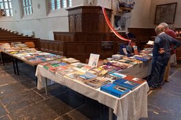 Grote boekenmarkt in de Oosterkerk Hoorn