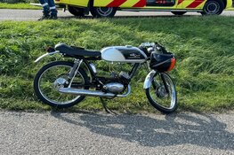 Bromfietser naar ziekenhuis na botsing in Wervershoof