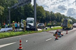 Bestuurder bestelbus gewond bij ongeval op Provincialeweg