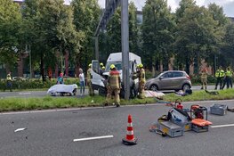 Bestuurder bestelbus gewond bij ongeval op Provincialeweg