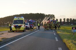 Auto te water langs N505, automobiliste gewond