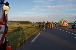 Auto te water langs N505, automobiliste gewond