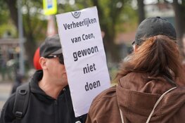Demonstratie tegen standbeeld JP Coen