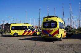 Persoon uit mast gevallen in haven Hoorn