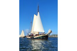 De Lutgerdina vaart de Enkhuizer Klipperrace met inclusief zeilteam