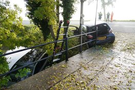 Drie voertuigen in botsing in Schellinkhout