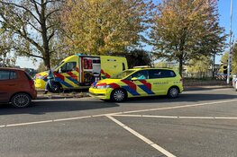 Fietser met spoed naar ziekenhuis na ongeluk op brug in Grootebroek