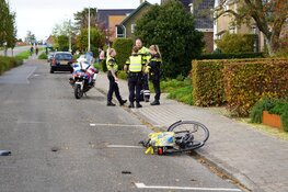 Fietser aangereden in Wervershoof, bestuurder bestelbus doorgereden