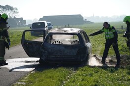 Zwaargewonde bij autobrand op Vereweg in Medemblik