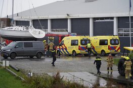 Overleden persoon aangetroffen in haven Andijk, politie gaat uit van ongeval