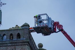 Man gewond bij val van kerk in Aartswoud