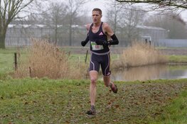 Edwin Sjerps klopt tweevoudig winnaar Michiels bij Kerstcross Opmeer