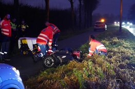 Scooterrijder komt ten val in Hem