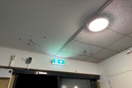 Schade door vuurwerk in wijkcentrum Enkhuizen