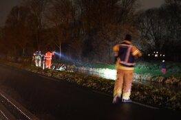 Melding van auto te water langs Westfrisiaweg in Bovenkarspel