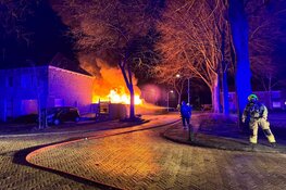 Uitslaande autobrand in Enkhuizen