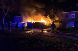 Uitslaande autobrand in Enkhuizen